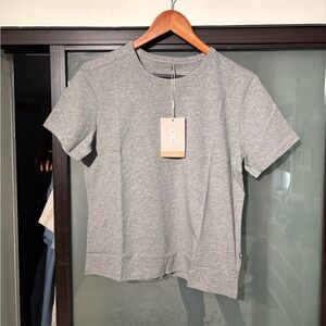 NWT on clouds women on-t grey